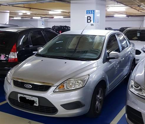 FORD FOCUS 1.6 GLX SEDAN 8V FLEX 4P MANUAL